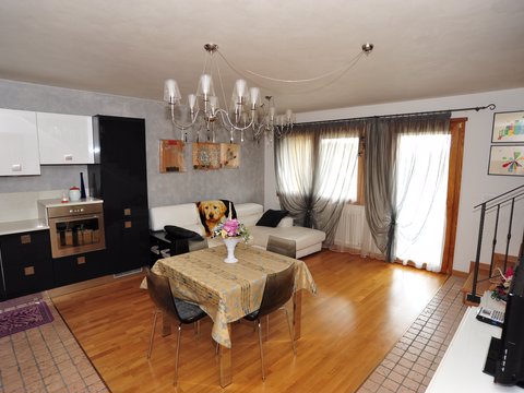 Appartamento in affitto in Via ciardi a Roana (frazione)
