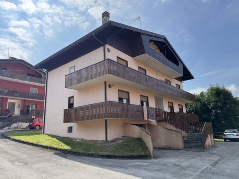 Appartamento in vendita in Via Ortigara a Canove di Roana